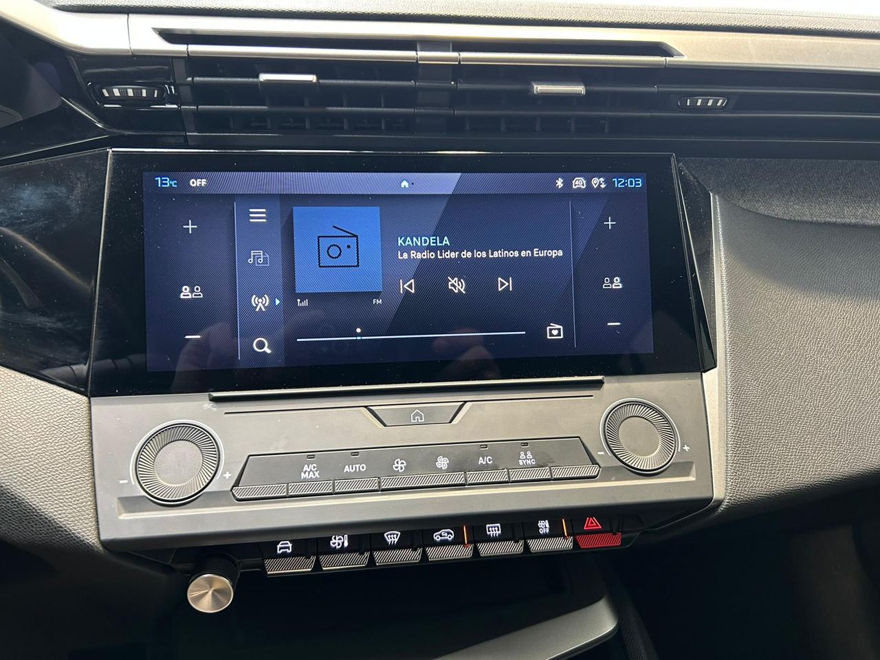 Peugeot 408 Allure Plug-In Hybrid 180 e-EAT8 - Foto 2