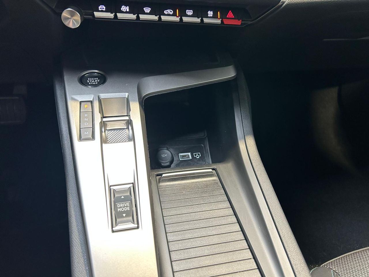 Peugeot 408 Allure Plug-In Hybrid 180 e-EAT8 - Foto 2