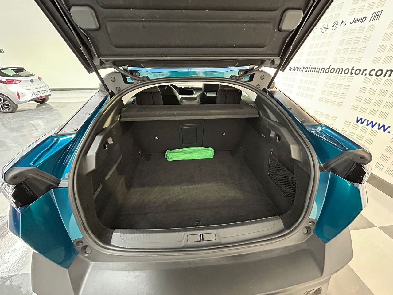 Peugeot 408 Allure Plug-In Hybrid 180 e-EAT8 - Foto 2