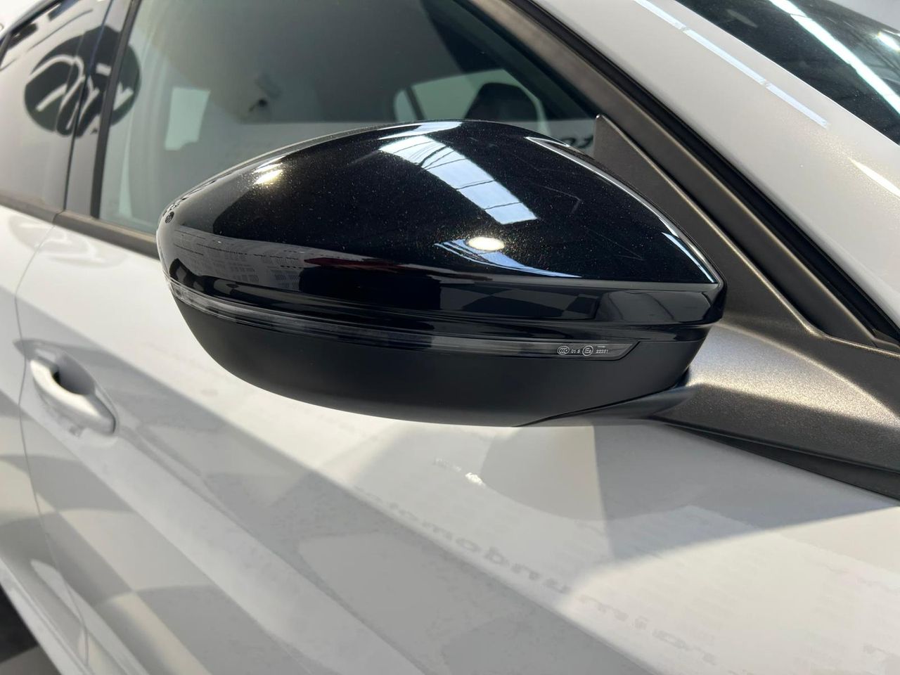 Peugeot 208 GT HYBRID 145 eDCS6 - Foto 2