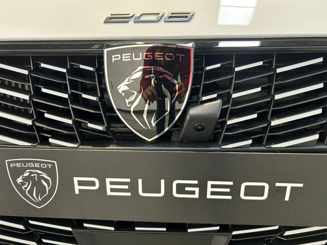 Peugeot 208 GT HYBRID 145 eDCS6 - Foto 2