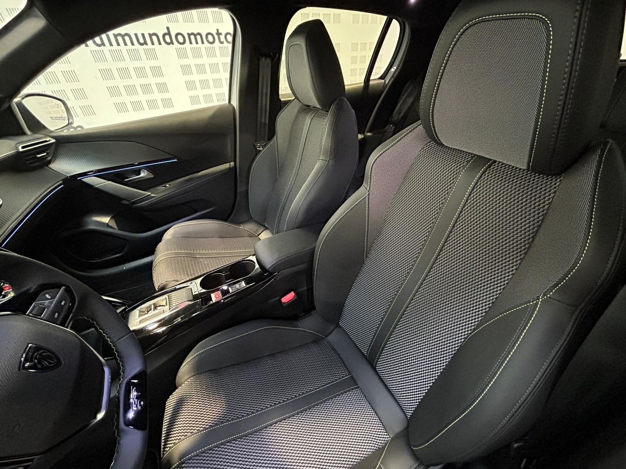 Peugeot 208 GT HYBRID 145 eDCS6 - Foto 2