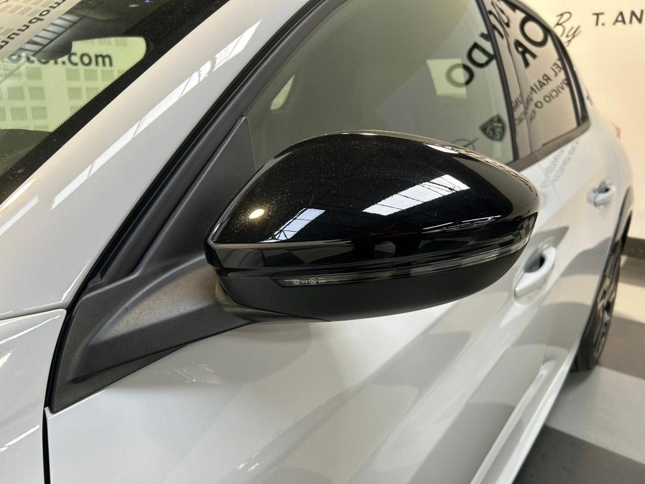 Peugeot 208 GT HYBRID 145 eDCS6 - Foto 2