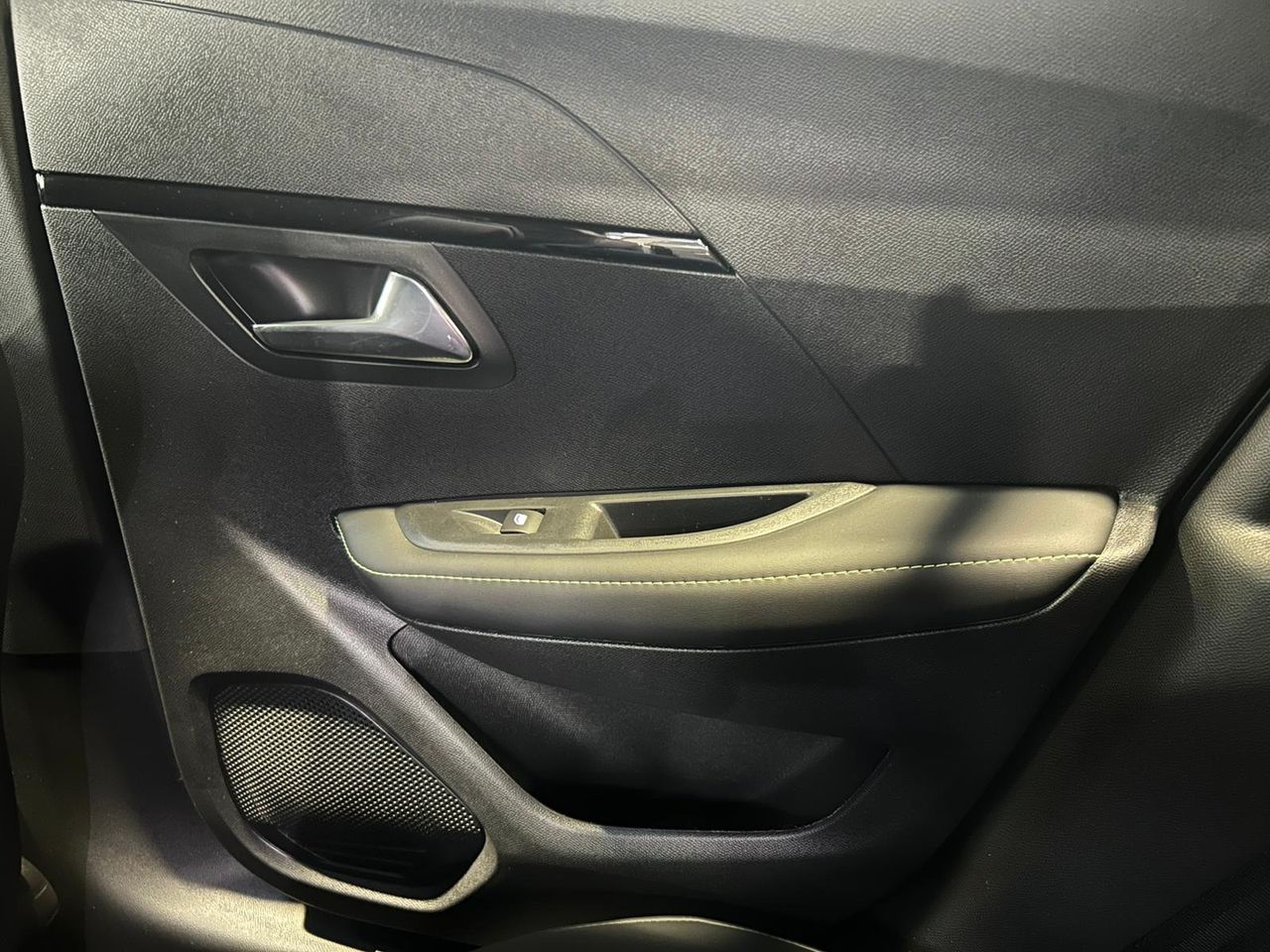 Peugeot 208 GT HYBRID 145 eDCS6 - Foto 2