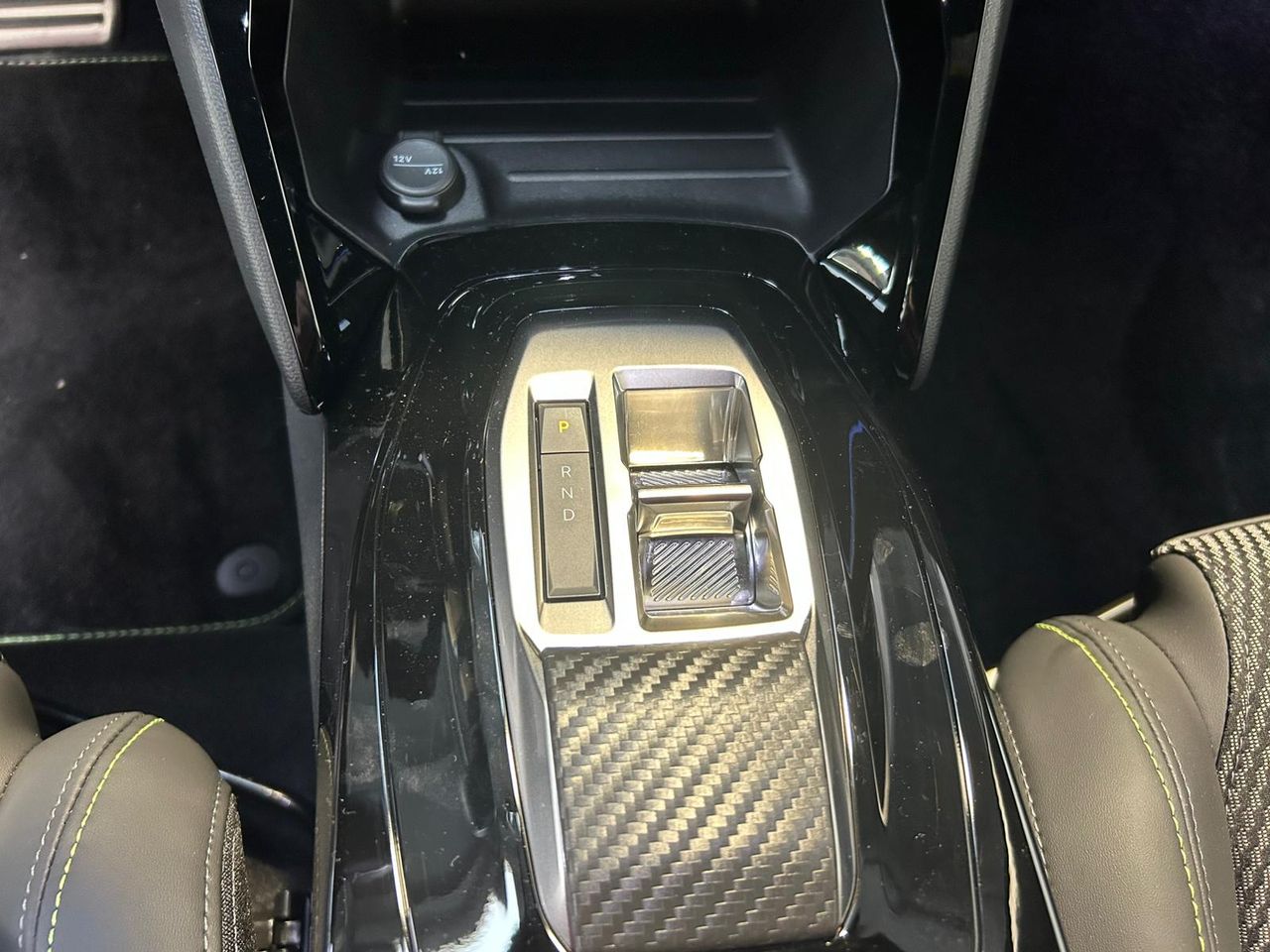 Peugeot 208 GT HYBRID 145 eDCS6 - Foto 2