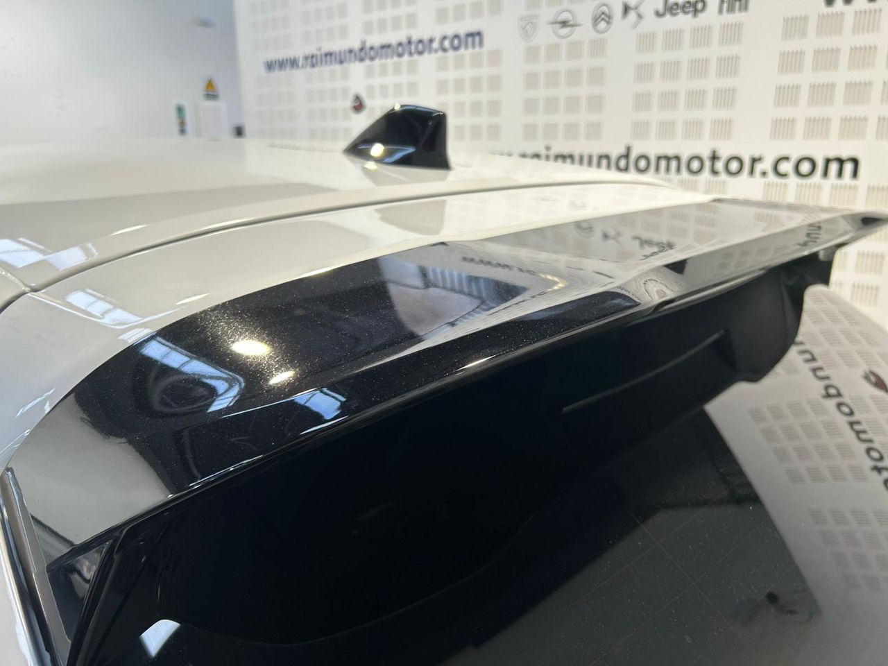 Peugeot 208 GT HYBRID 145 eDCS6 - Foto 2