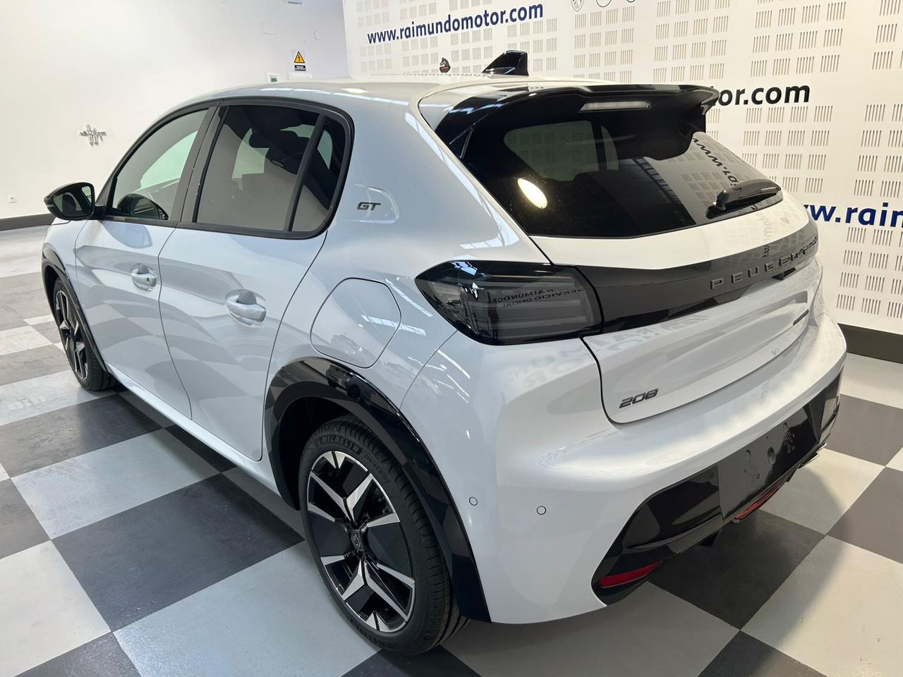 Peugeot 208 GT HYBRID 145 eDCS6 - Foto 2