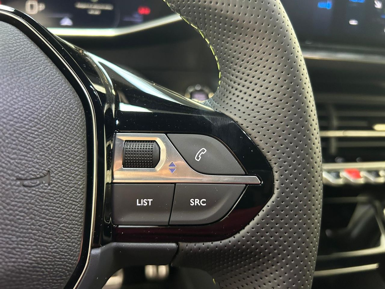 Peugeot 208 GT HYBRID 145 eDCS6 - Foto 2