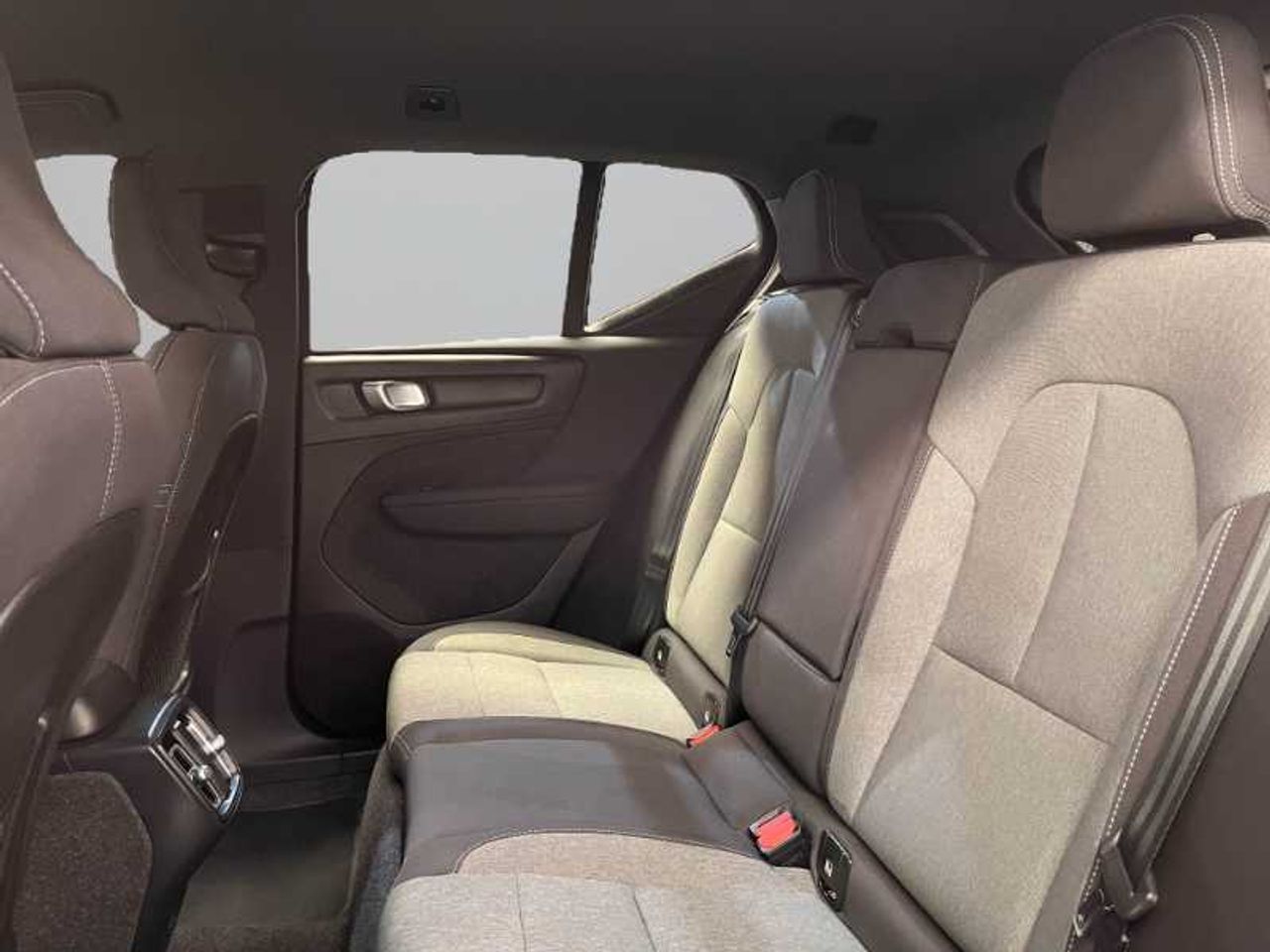 Volvo XC40 Essential B3 - Foto 2