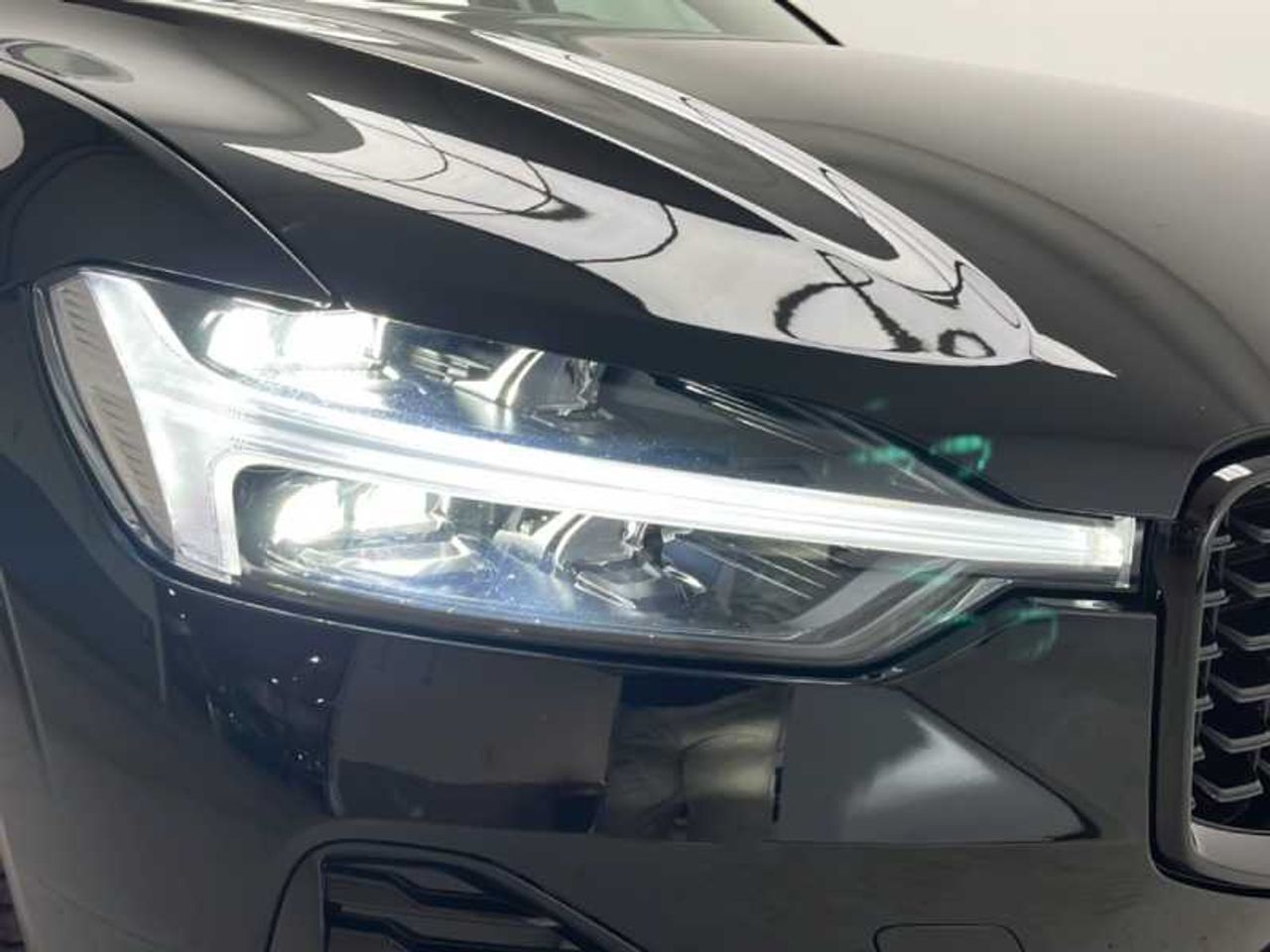 Volvo XC60 Core B5 AWD mild hybrid - Foto 2