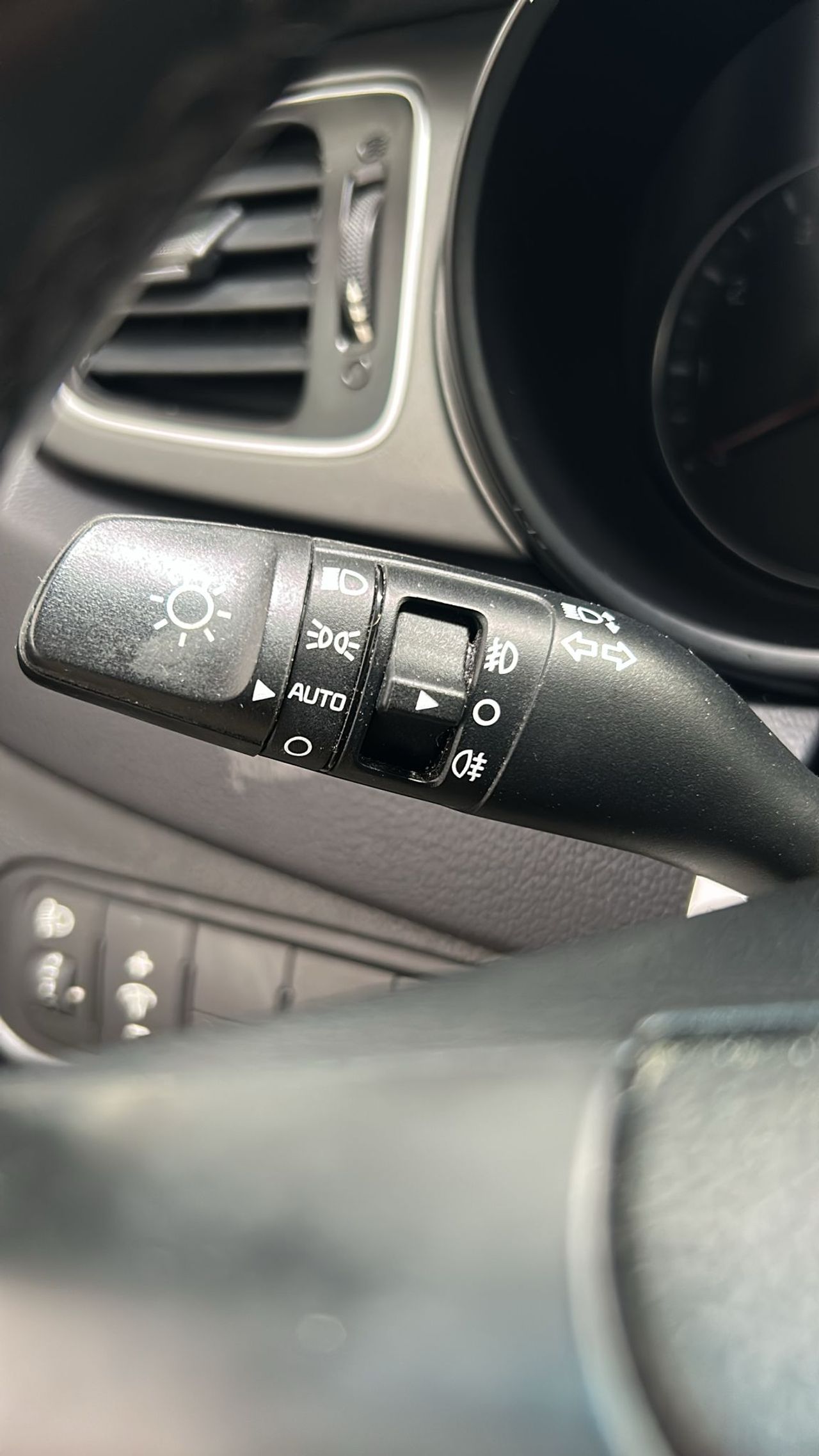 Kia Carens 1.6 GDi 99 kW (135 CV) Basic 5 plazas - Foto 2