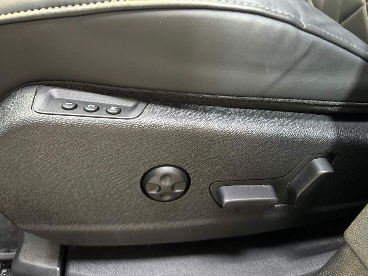 DS DS 7 7 Pallas BlueHDi 130 EAT8 - Foto 2