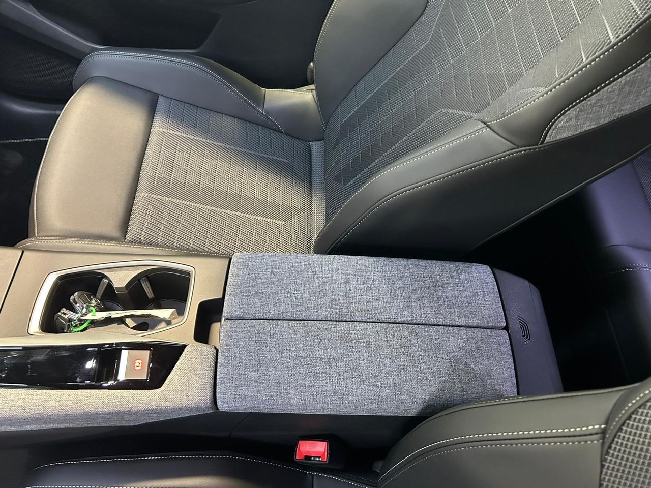 Peugeot 3008 Hybrid 3008 GT Hybrid 145 e-DCS6 - Foto 2