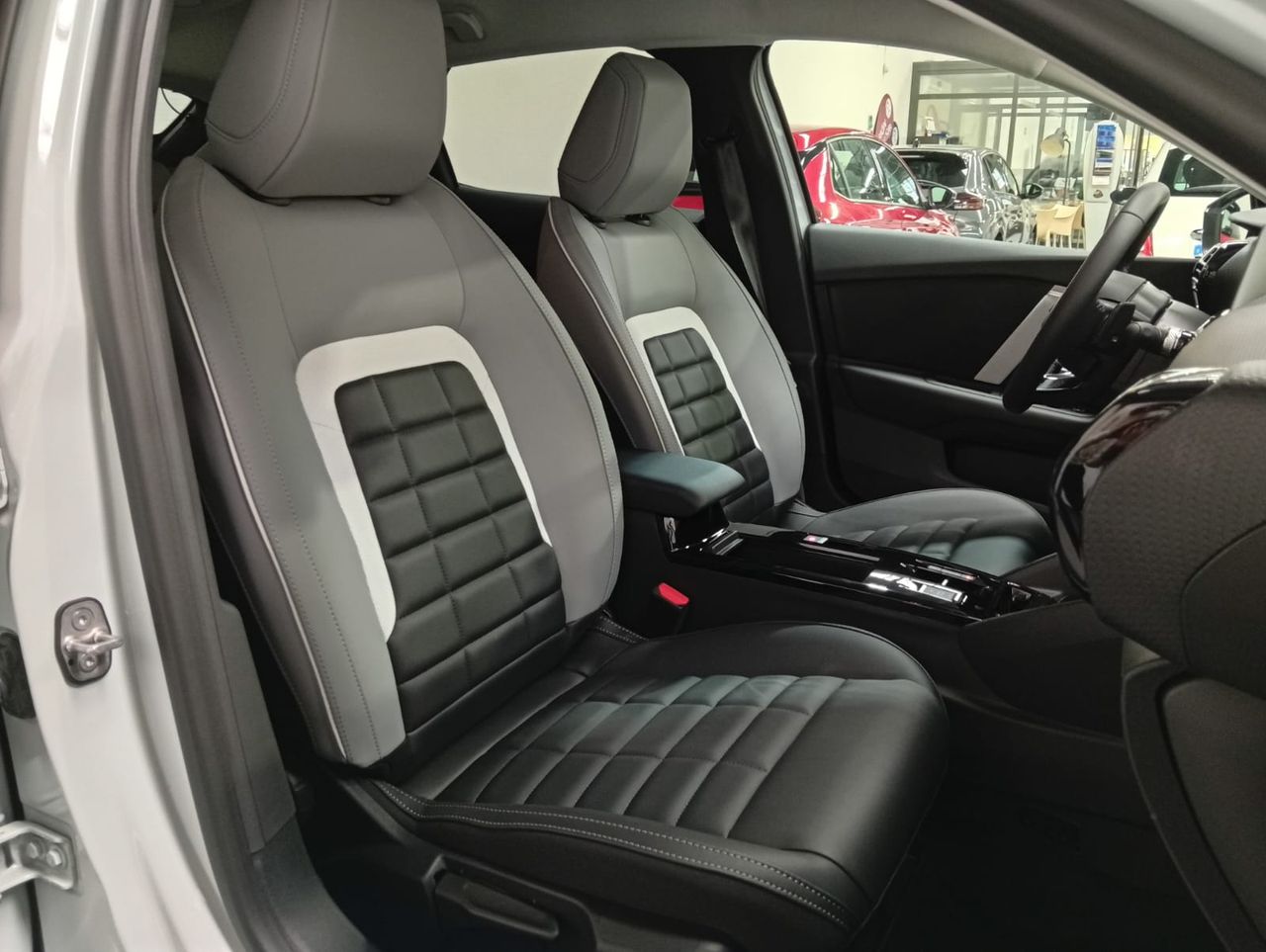 Citroën C4 C4 Hybrid 145CV MAX - Foto 2