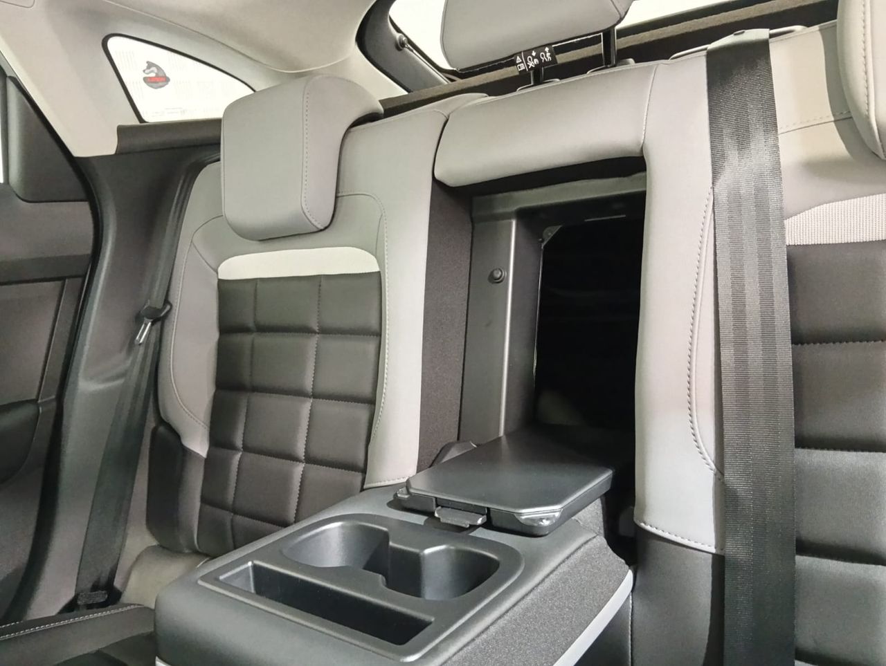 Citroën C4 C4 Hybrid 145CV MAX - Foto 2
