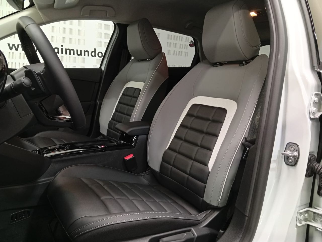 Citroën C4 C4 Hybrid 145CV MAX - Foto 2