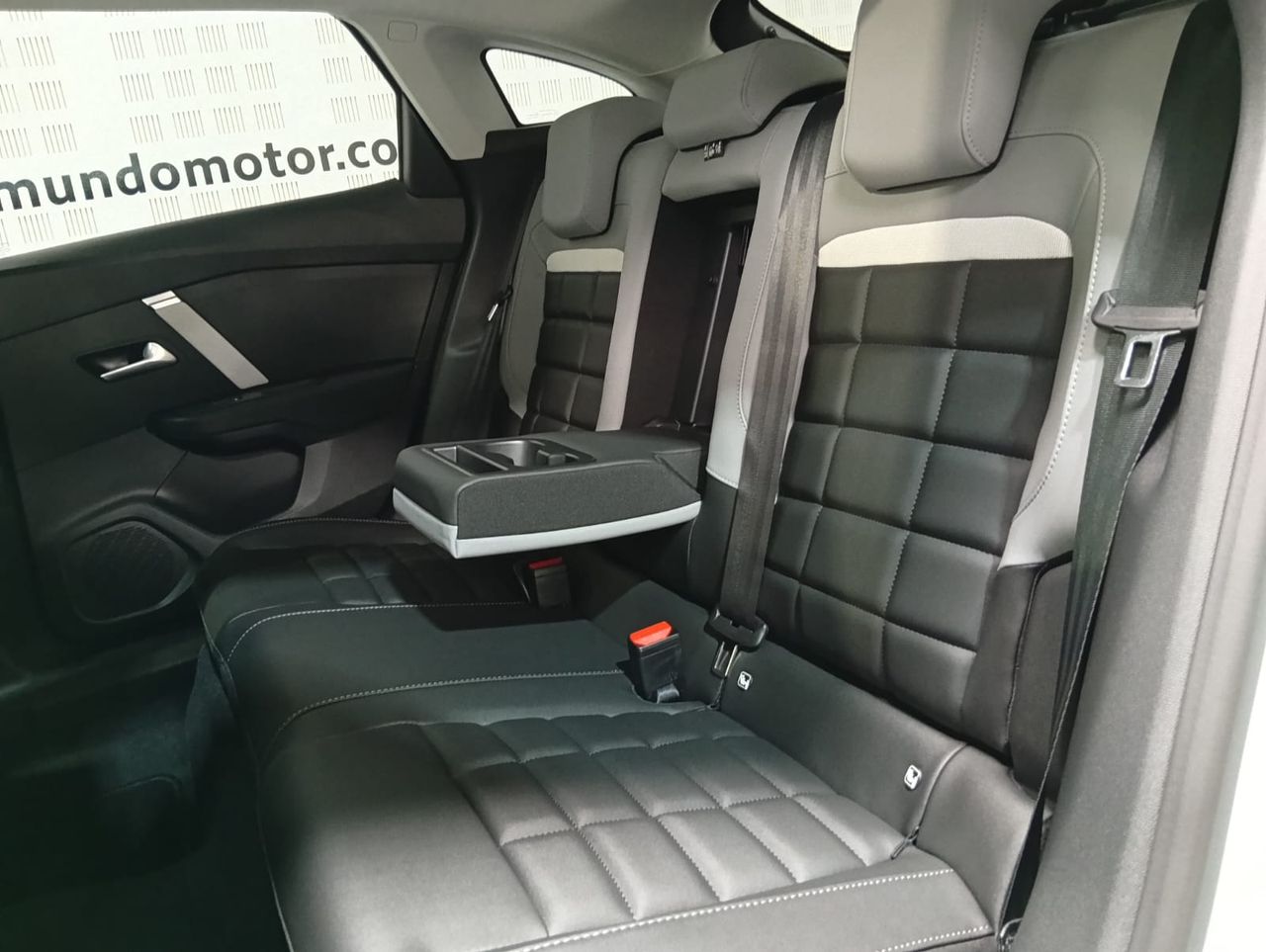 Citroën C4 C4 Hybrid 145CV MAX - Foto 2