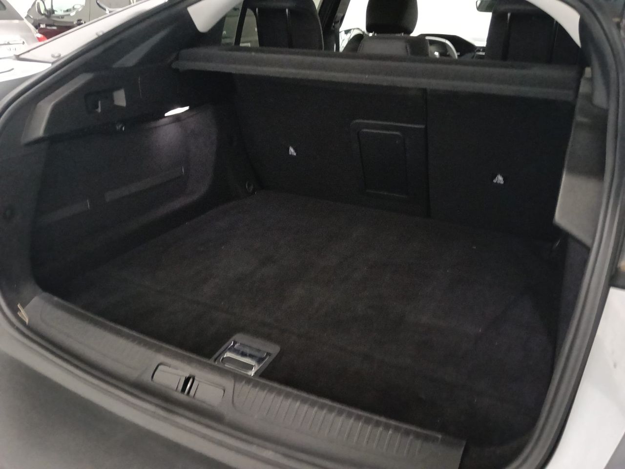 Peugeot 408 Allure Plug-In Hybrid 180 e-EAT8 - Foto 2