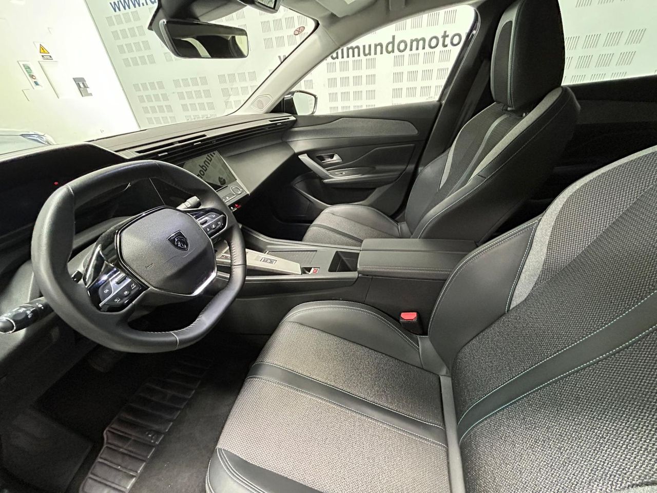 Peugeot 408 Allure Plug-In Hybrid 180 e-EAT8 - Foto 2
