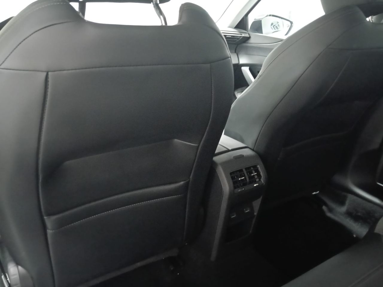 Peugeot 408 Allure Plug-In Hybrid 180 e-EAT8 - Foto 2