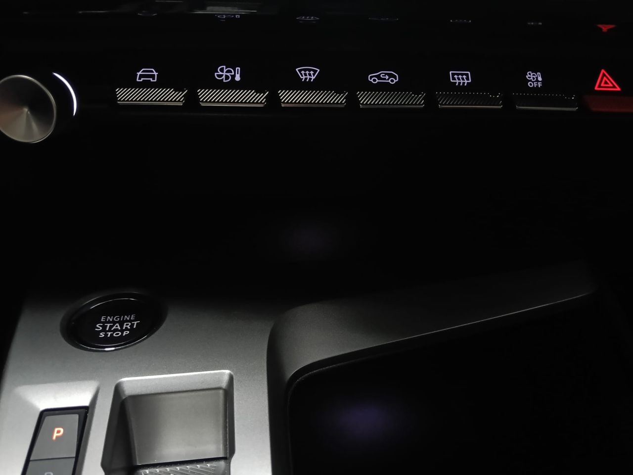 Peugeot 408 Allure Plug-In Hybrid 180 e-EAT8 - Foto 2