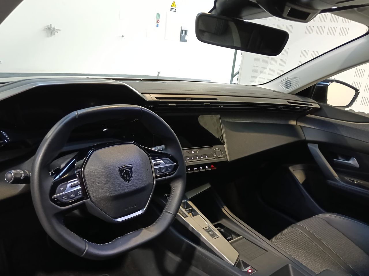 Peugeot 408 Allure Plug-In Hybrid 180 e-EAT8 - Foto 2