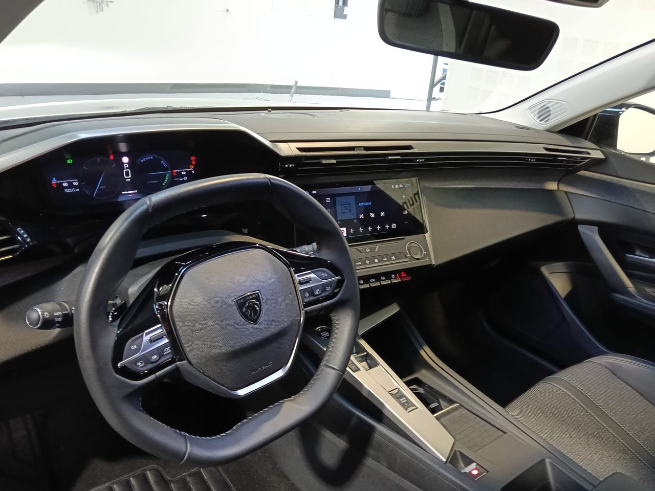 Peugeot 408 Allure Plug-In Hybrid 180 e-EAT8 - Foto 2