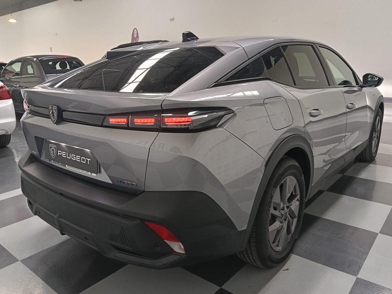 Peugeot 408 Allure Plug-In Hybrid 180 e-EAT8 - Foto 2
