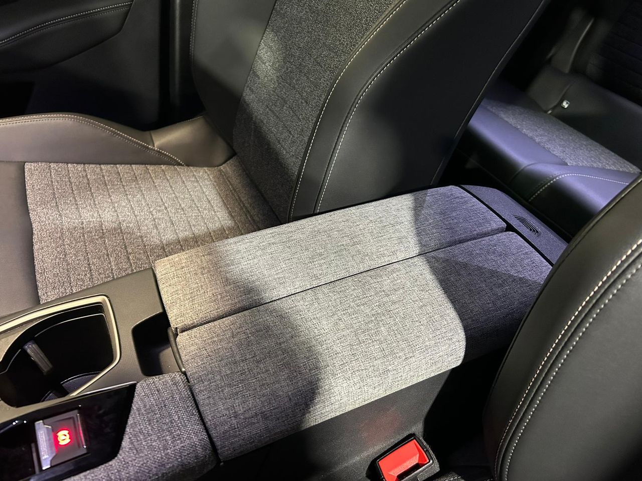Peugeot 3008 Allure Hybrid 145 e-DCS6 - Foto 2