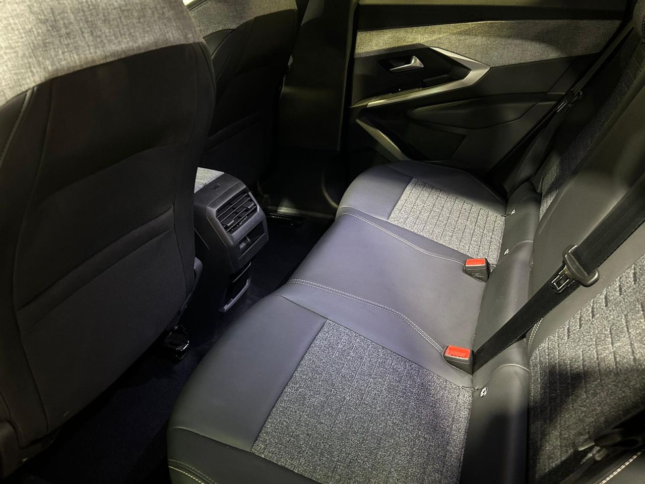 Peugeot 3008 Allure Hybrid 145 e-DCS6 - Foto 2