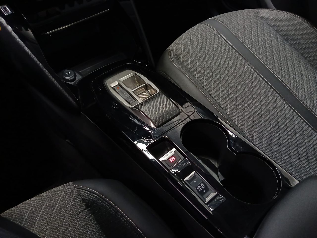 Peugeot 208 Allure Hybrid 110 e-DCS6 - Foto 2