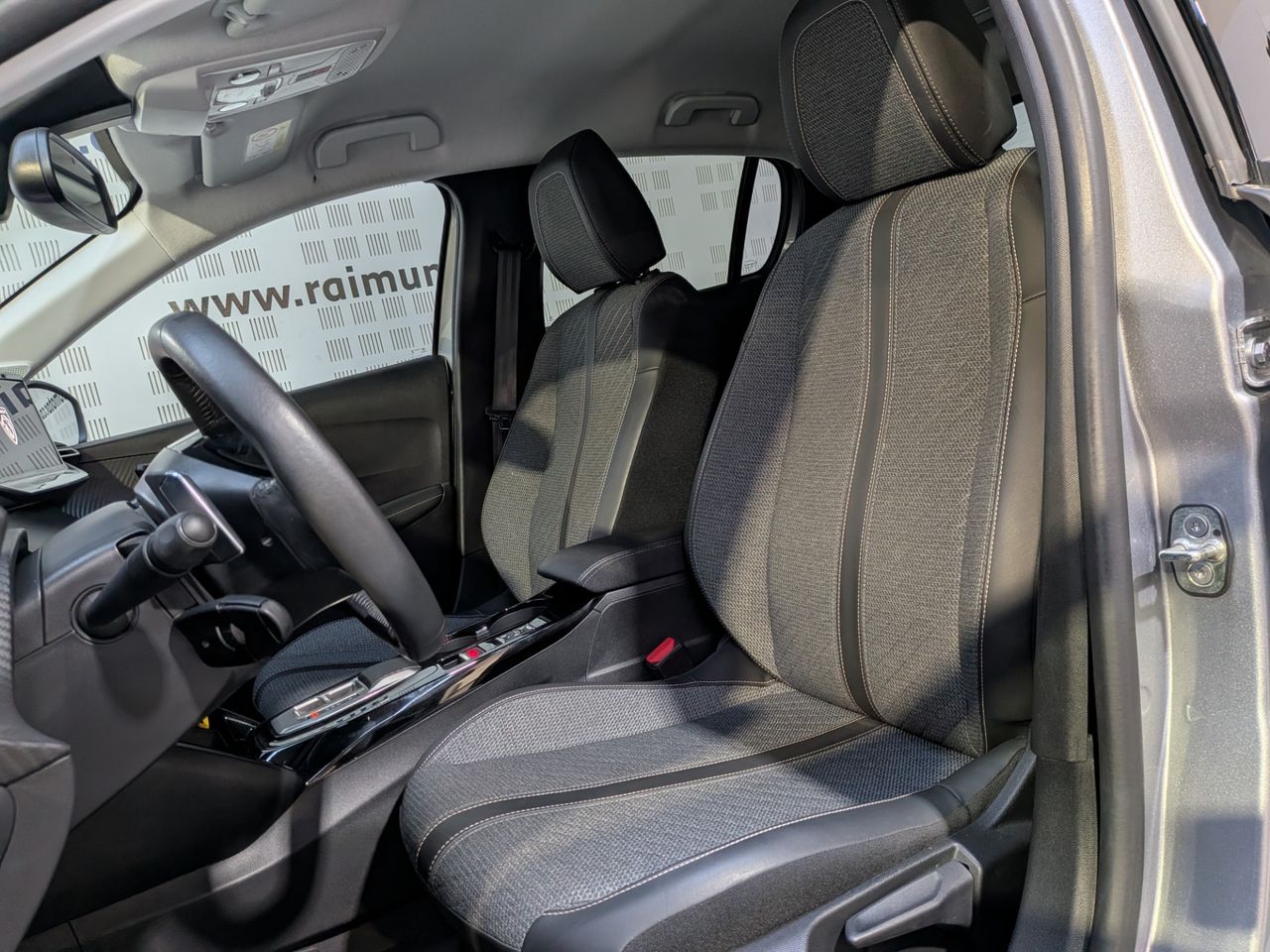 Peugeot 208 Allure Hybrid 110 e-DCS6 - Foto 2