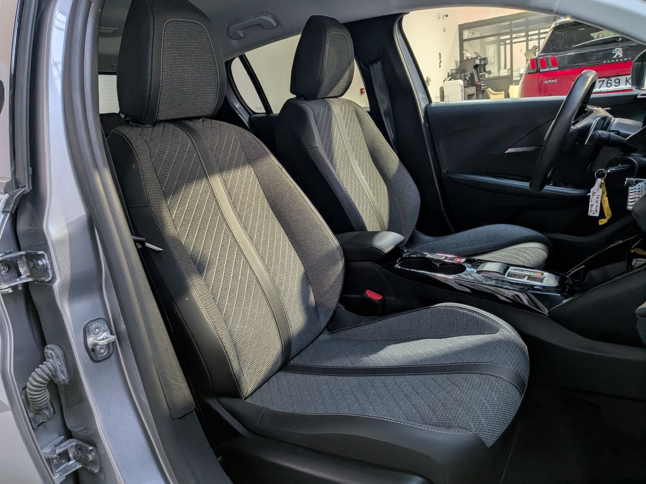 Peugeot 208 Allure Hybrid 110 e-DCS6 - Foto 2
