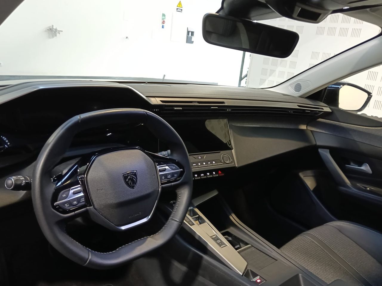Peugeot 408 Allure Hybrid 145 e-DCS6 - Foto 2