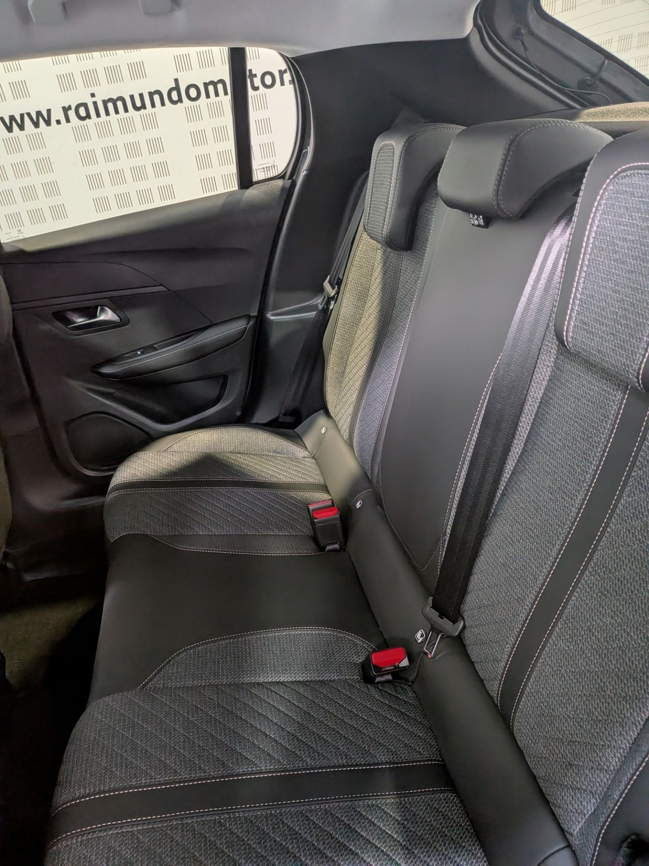 Peugeot 208 Allure Hybrid 110 e-DCS6 - Foto 2