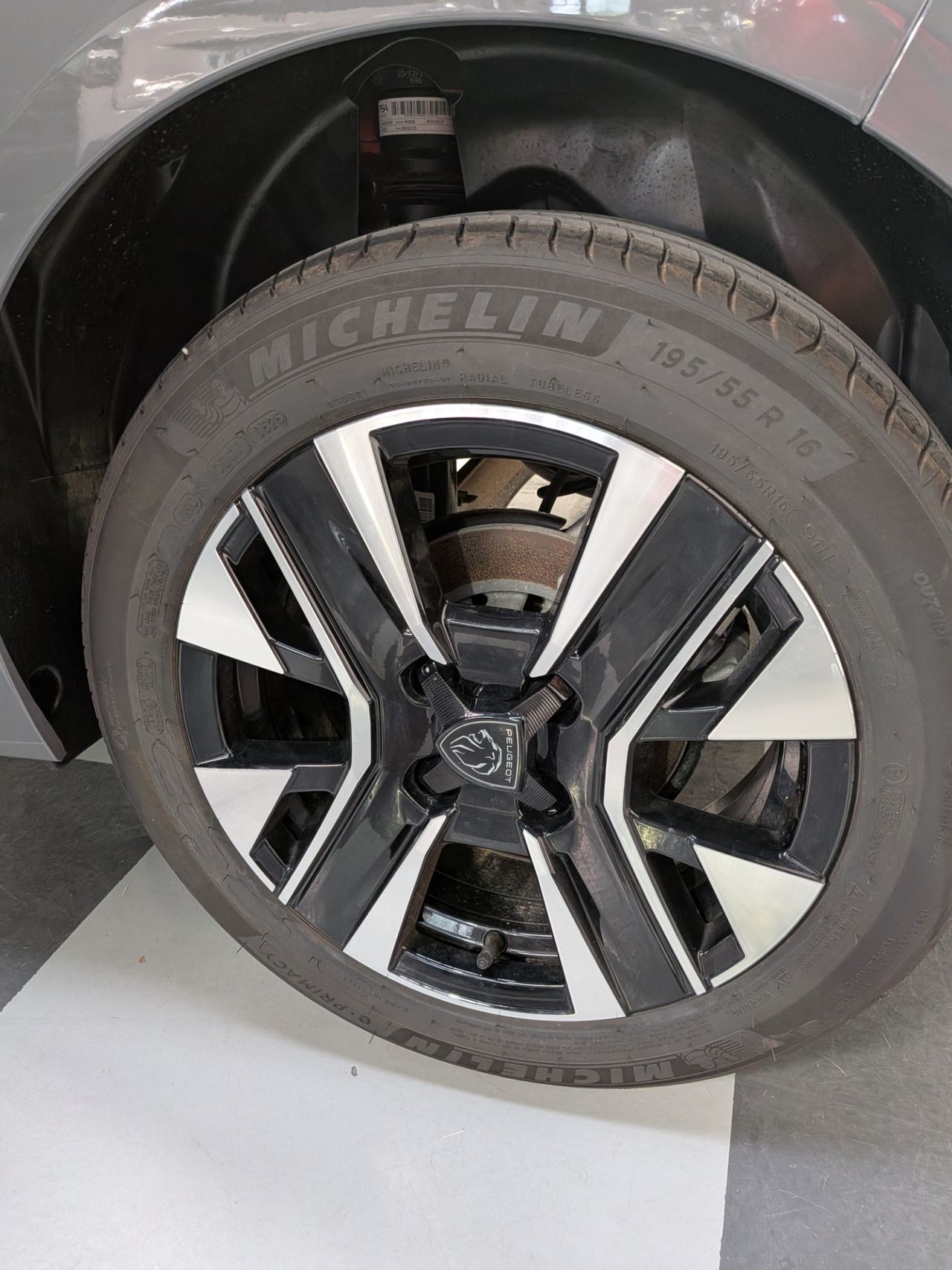 Peugeot 208 Allure Hybrid 110 e-DCS6 - Foto 2