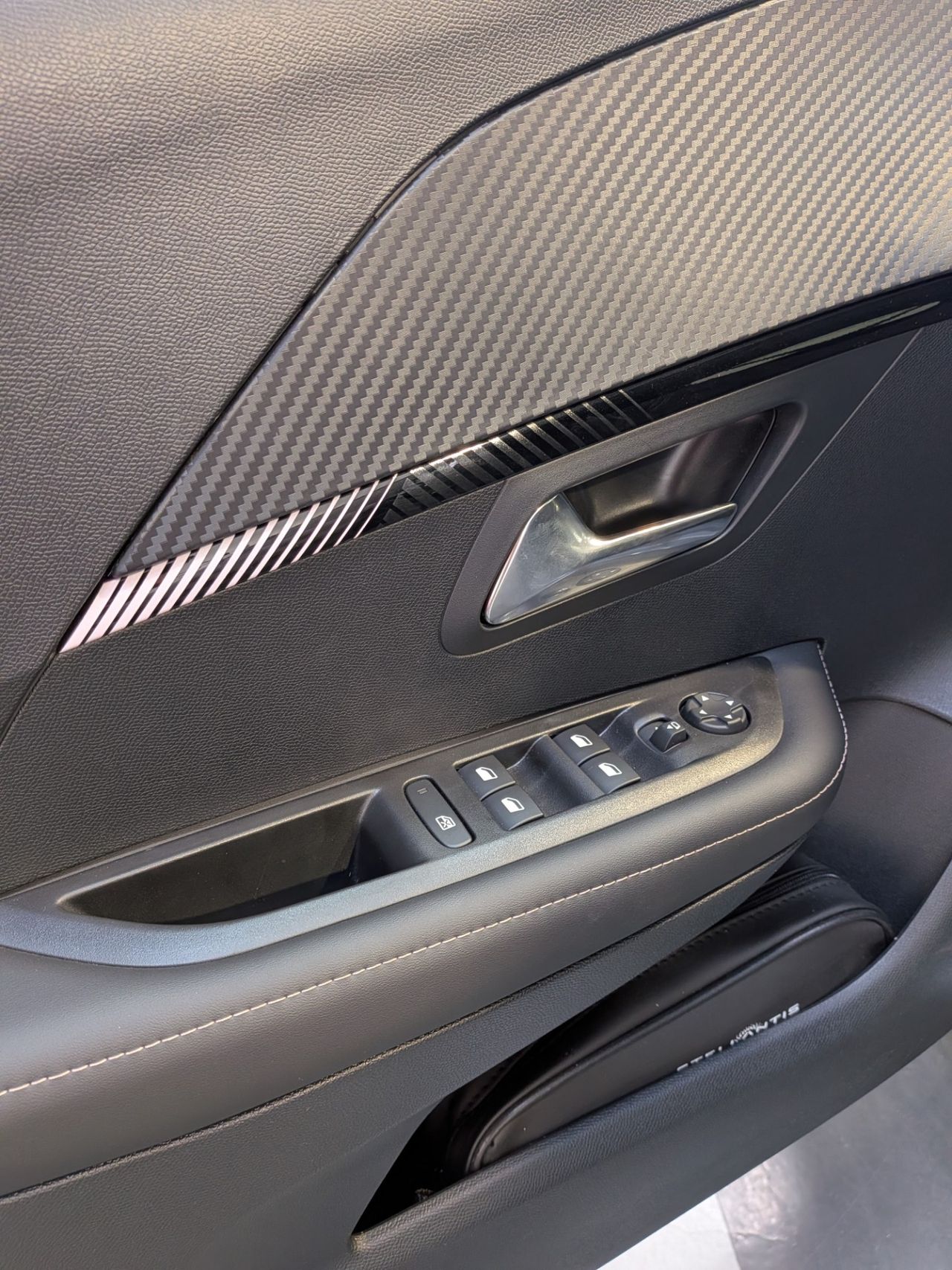 Peugeot 208 Allure Hybrid 110 e-DCS6 - Foto 2