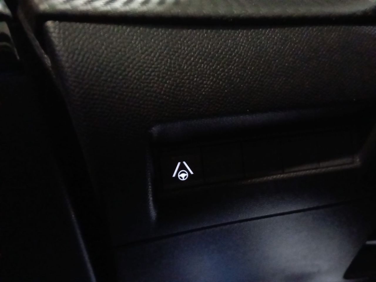 Peugeot 2008 GT Hybrid 145 e-DCS6 - Foto 2