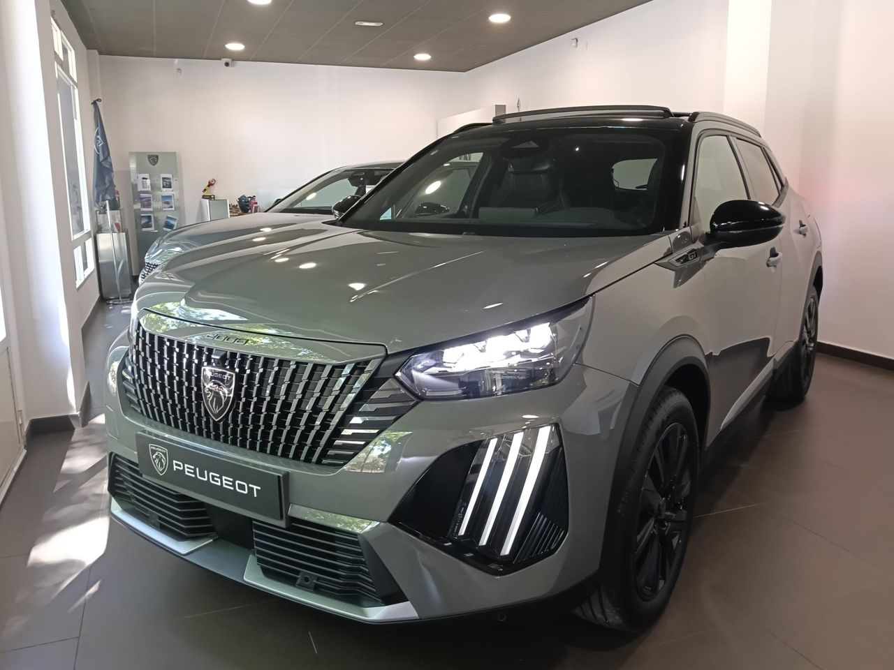 Peugeot 2008 GT Hybrid 145 e-DCS6 - Foto 2