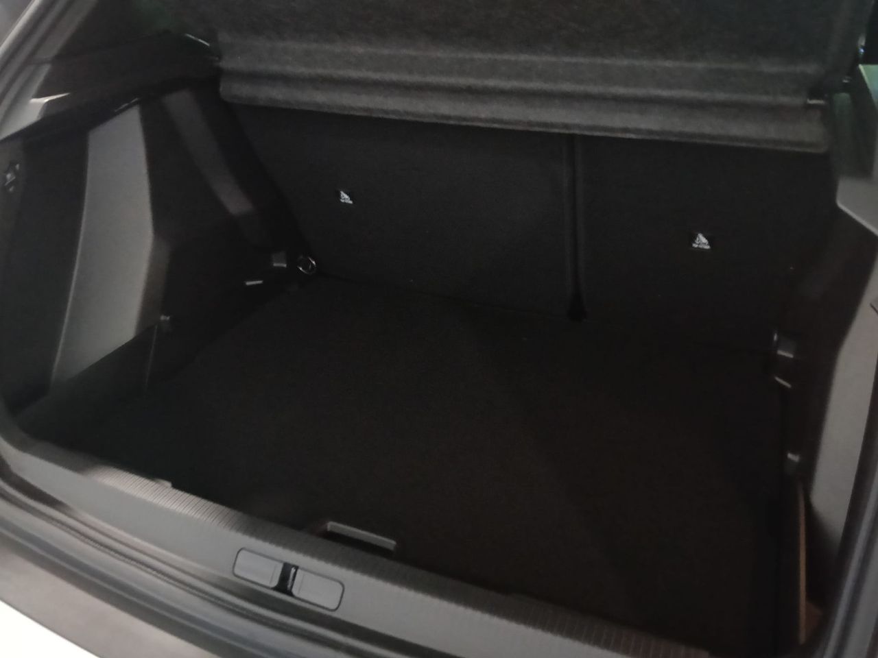 Peugeot 2008 GT Hybrid 145 e-DCS6 - Foto 2