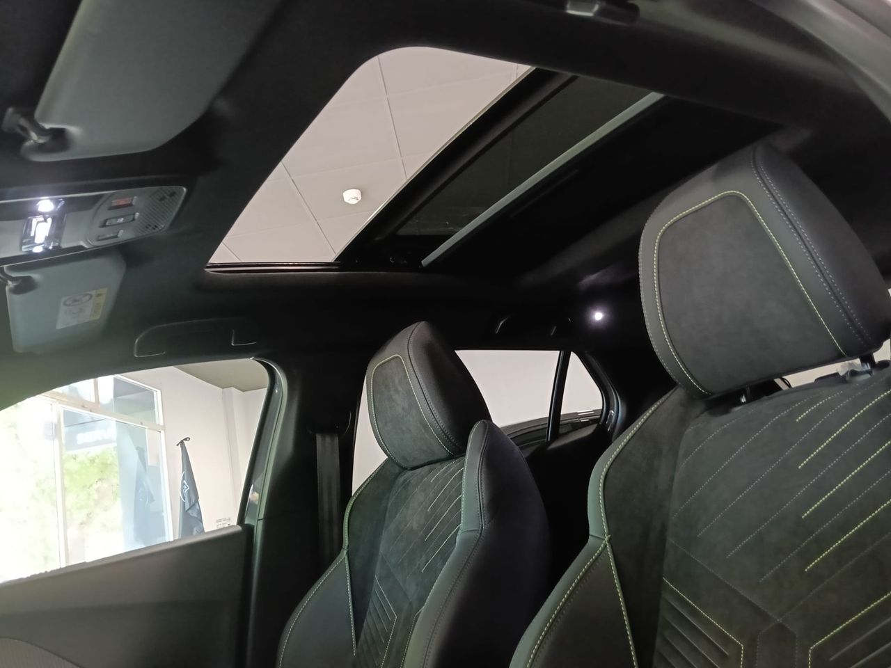 Peugeot 2008 GT Hybrid 145 e-DCS6 - Foto 2