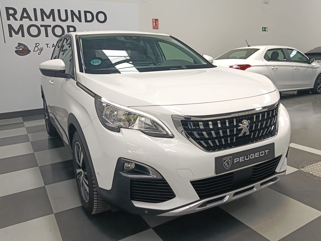 Peugeot 3008 Allure 1.5 BlueHDi 130 - Foto 2