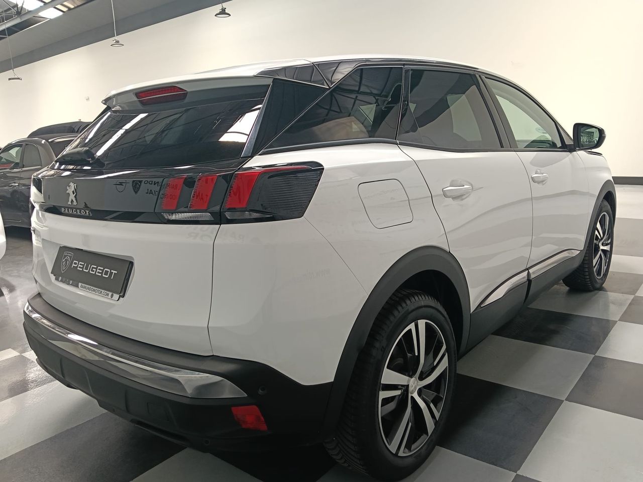 Peugeot 3008 Allure 1.5 BlueHDi 130 - Foto 2