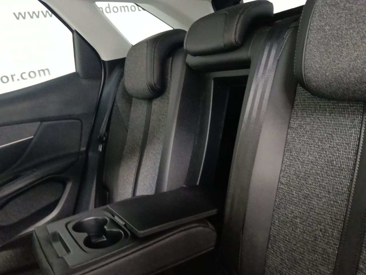 Peugeot 3008 Allure 1.5 BlueHDi 130 - Foto 2