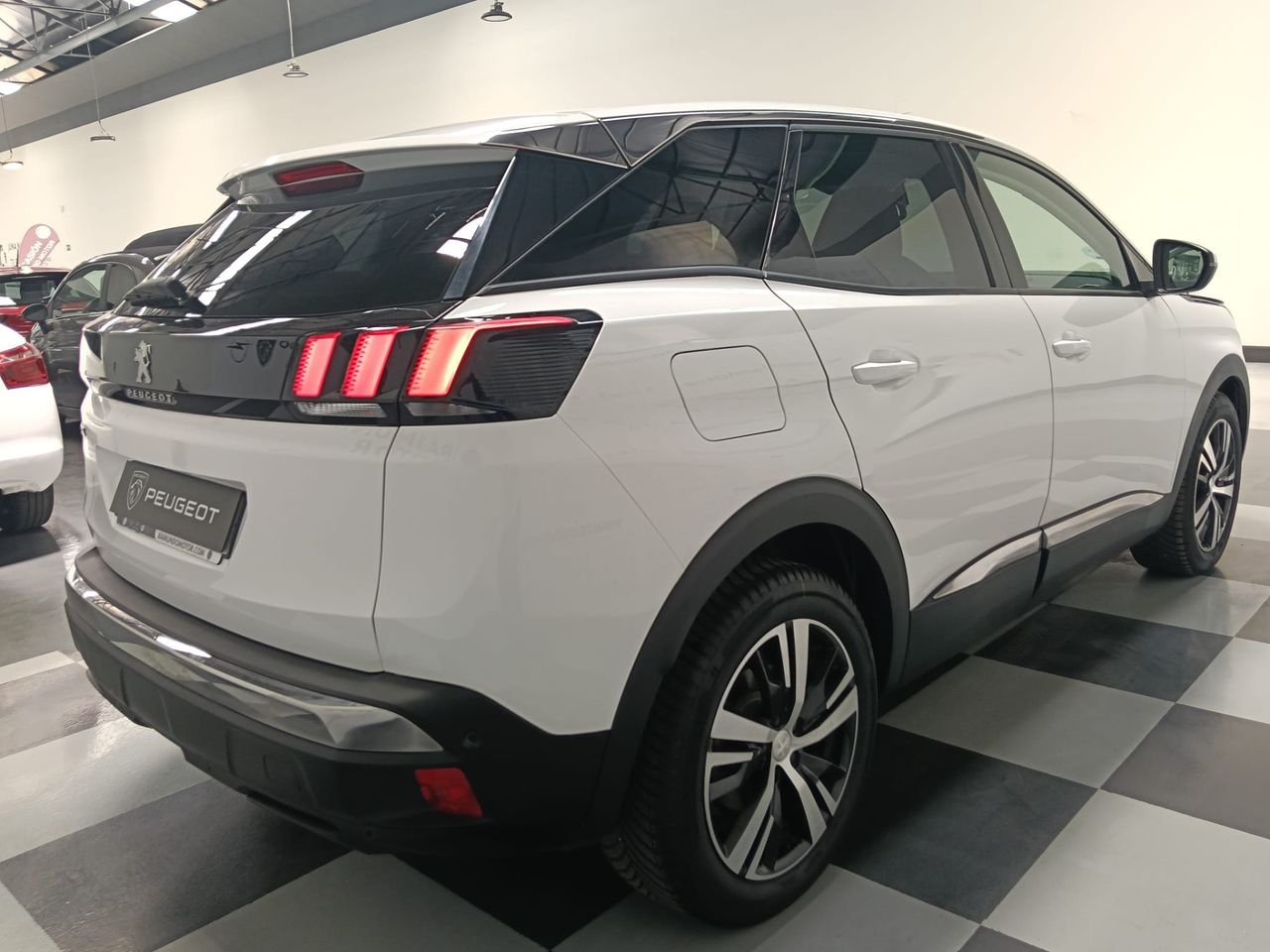 Peugeot 3008 Allure 1.5 BlueHDi 130 - Foto 2