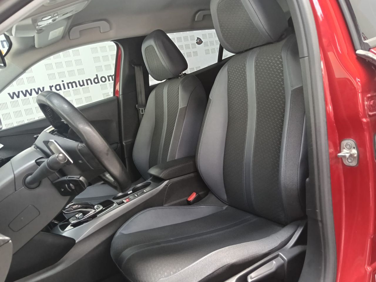 Peugeot 2008 Allure Gasolina 100 S&S 6 Vel. - Foto 2