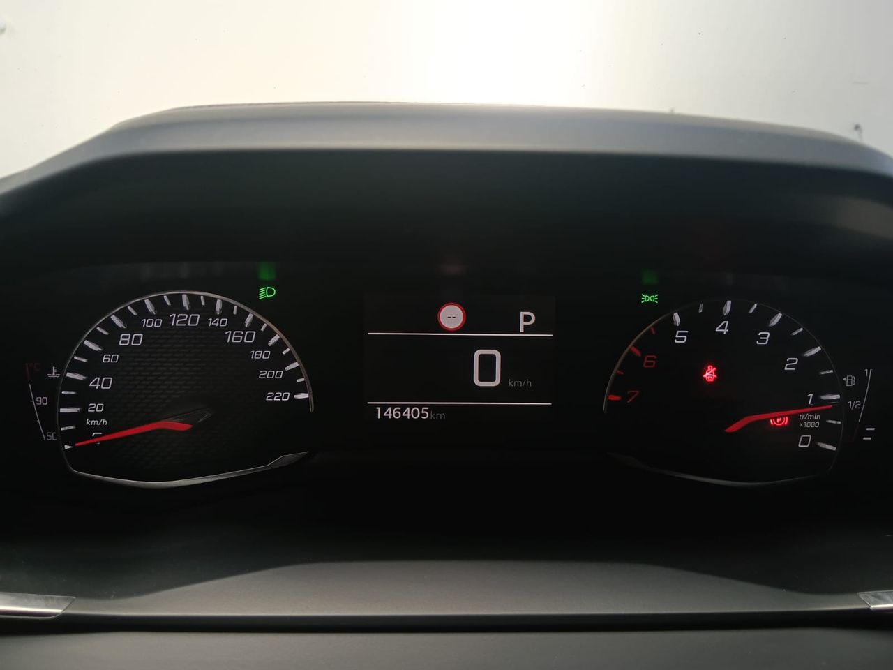 Peugeot 2008 Allure Gasolina 100 S&S 6 Vel. - Foto 2