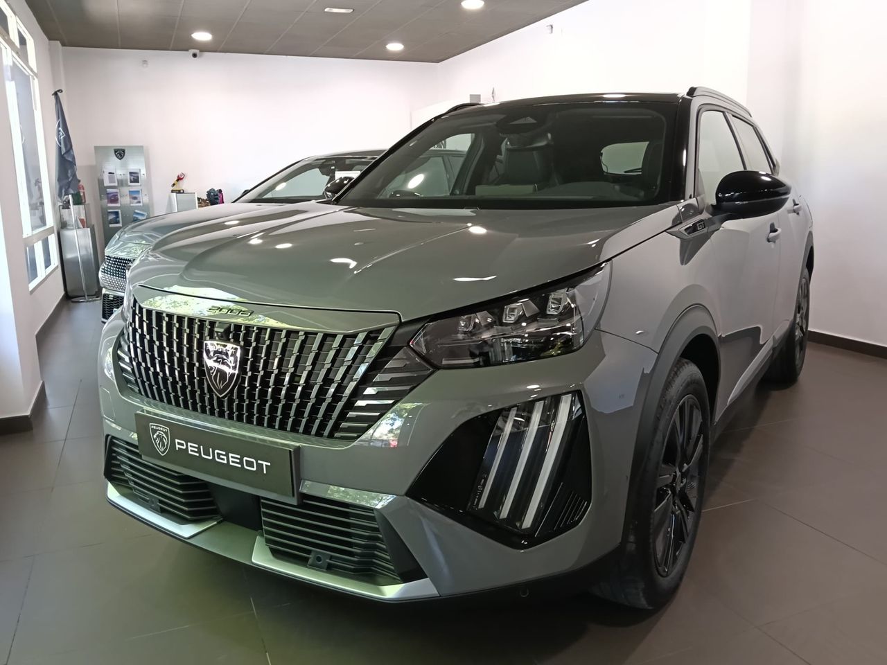 Peugeot 2008 GT Hybrid 145 e-DCS6 - Foto 2