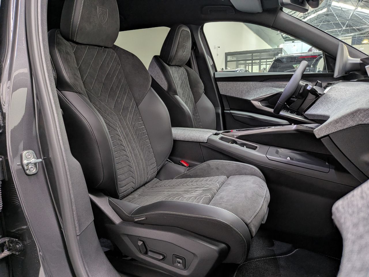 Peugeot 5008 GT Exclusive Hybrid 145 e-DCS6 - Foto 2