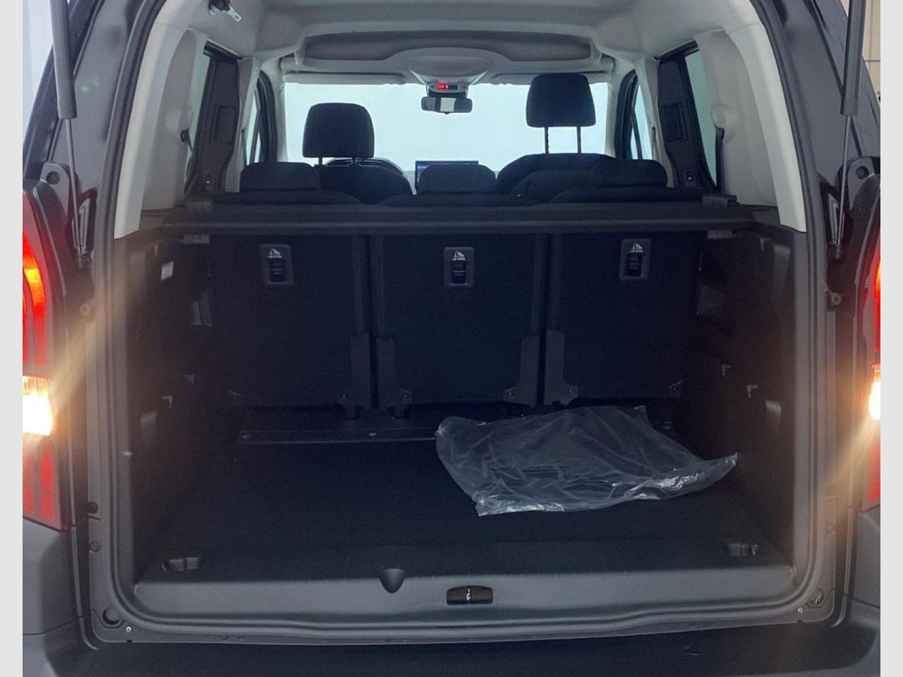 Peugeot Rifter Standard GT BlueHDi 130 EAT8 - Foto 2